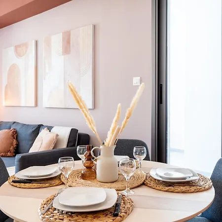 Arion 1-bedroom In דירה *